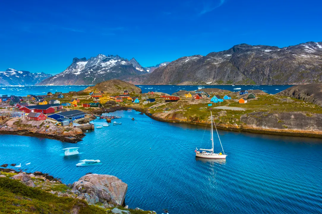 Cruising Prins Christian Sund