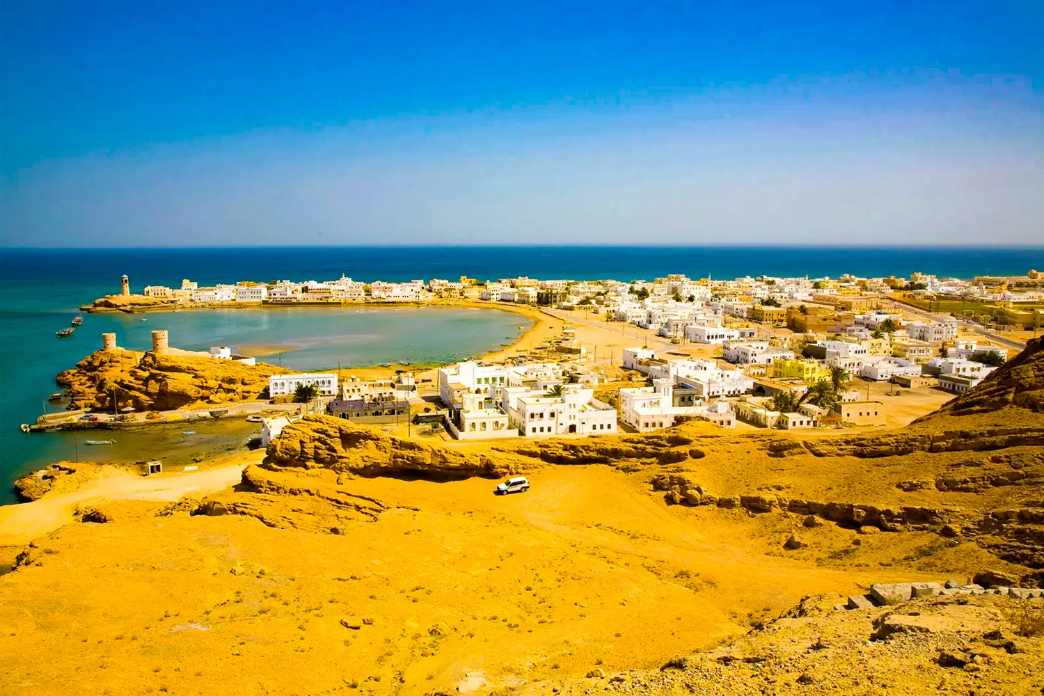 24.6 N, 57.9 E - Oman Gulf